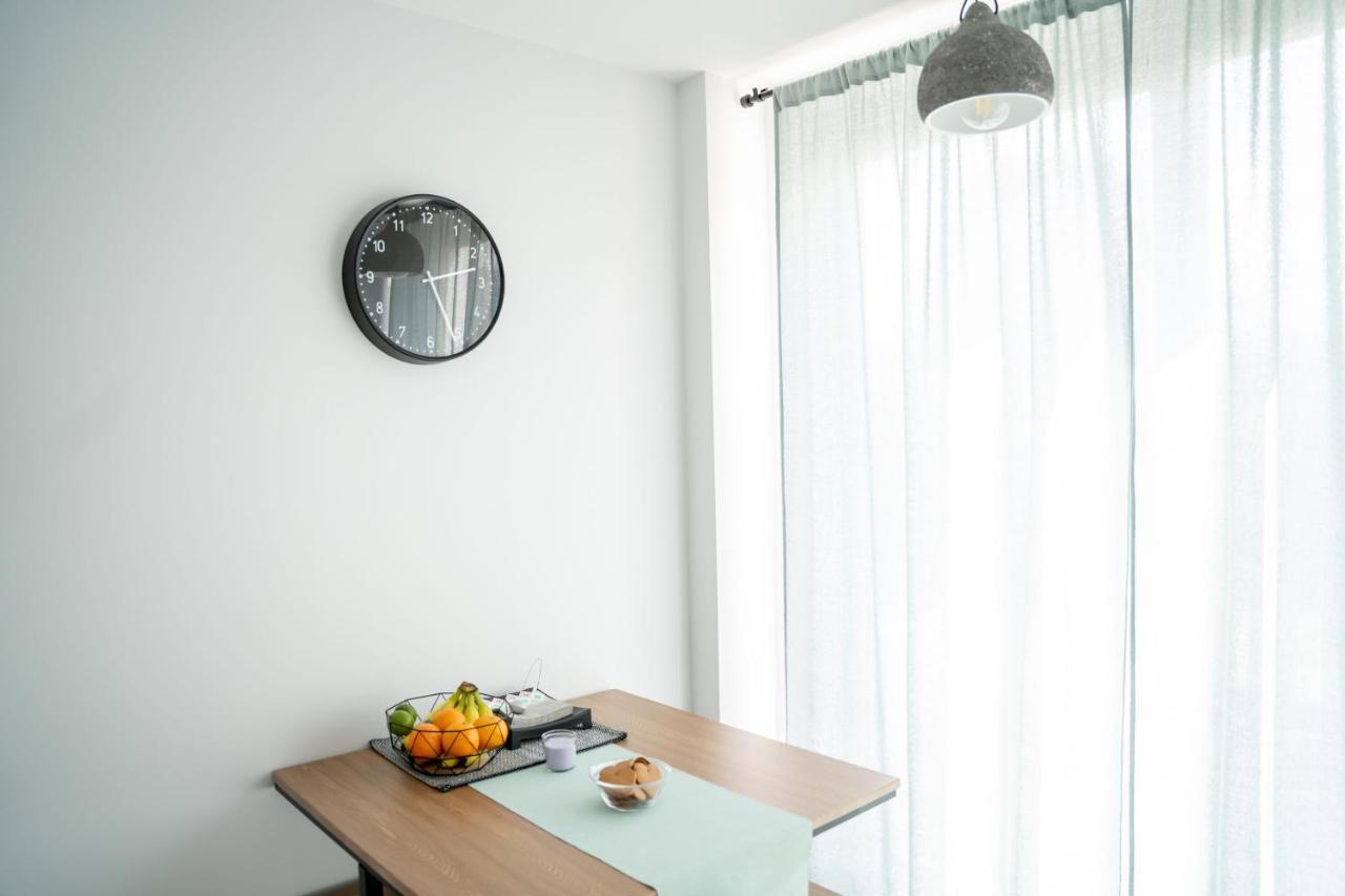 Luxurious Two Bedroom Apartment With Private Parking Perth Exterior photo