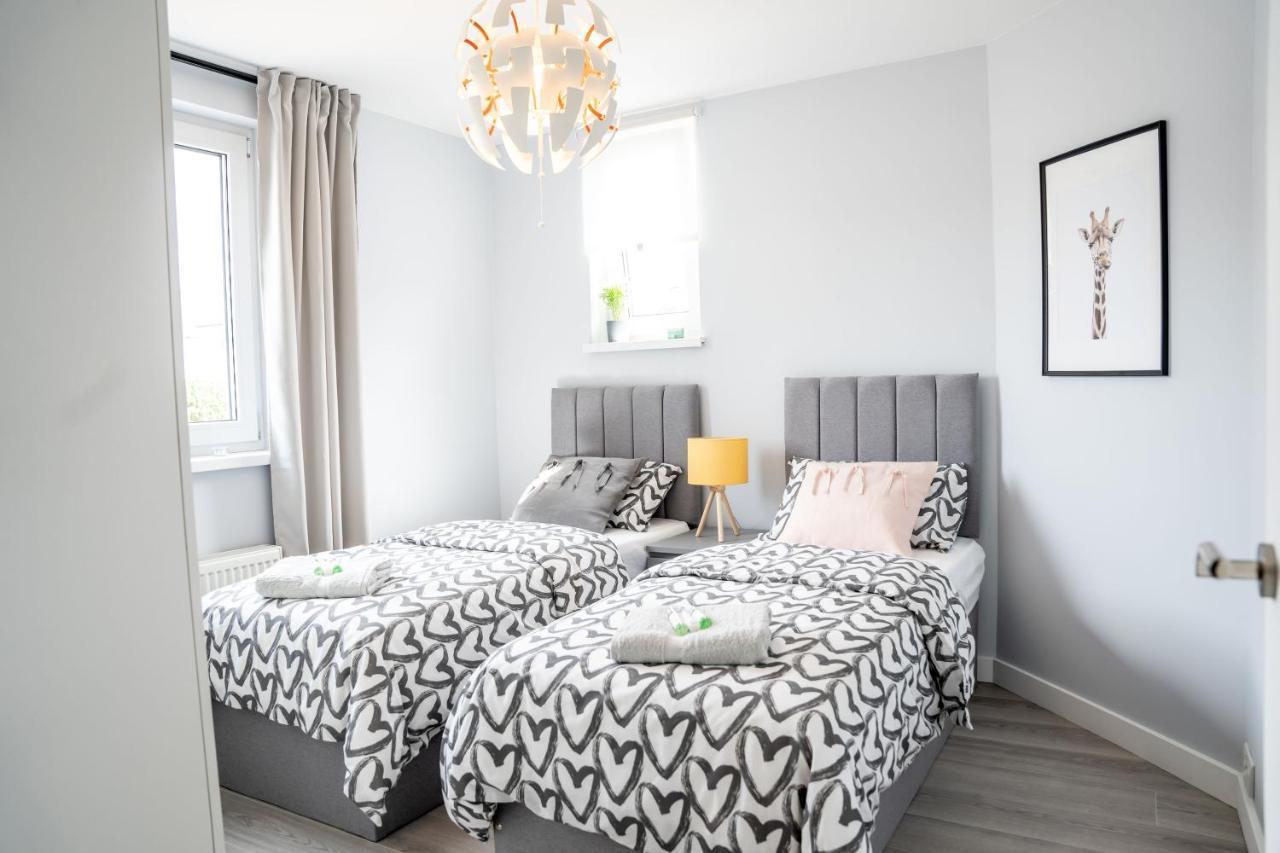 Luxurious Two Bedroom Apartment With Private Parking Perth Exterior photo